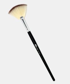 Alternative view of F17: Small Fan Brush