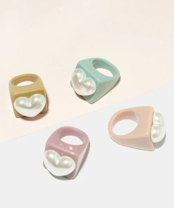 Neutral Pearl Heart Ring